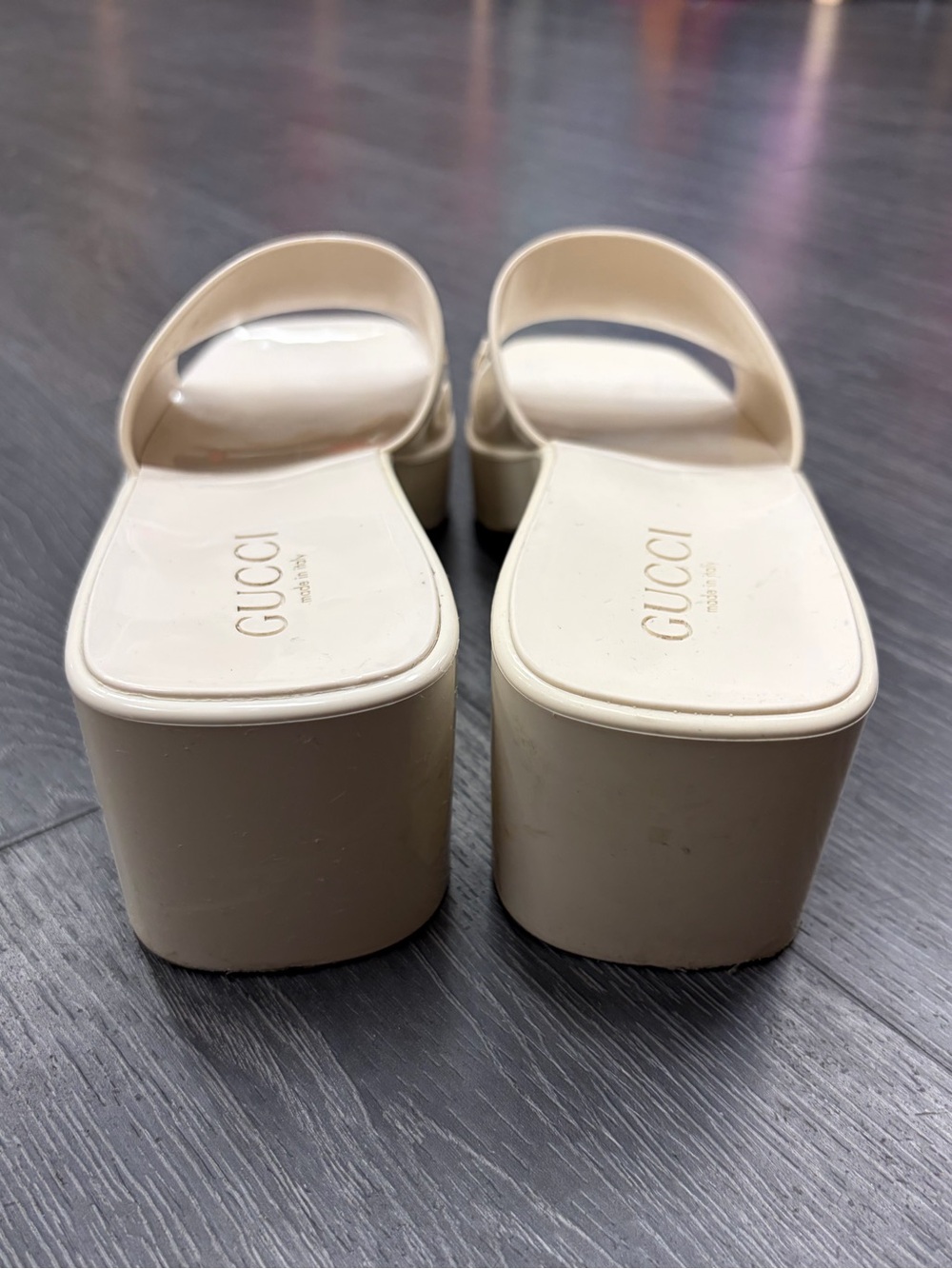 Gucci Cream Patent Slide Heel Sandal - Picture 5 of 6